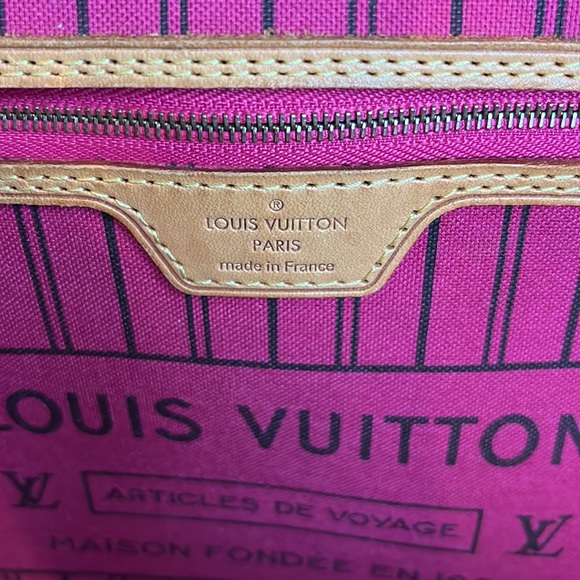 *SOLD* Louis Vuitton Neverfull MM WITH Clutch - Picture 8 of 10